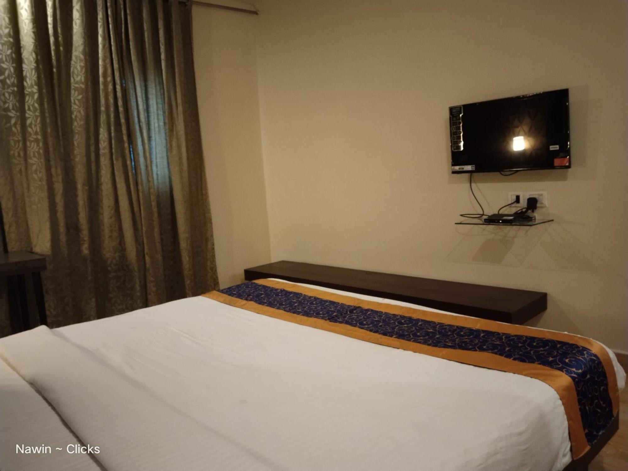 Redfox Hotel- Aminjikarai Chennai Exterior photo